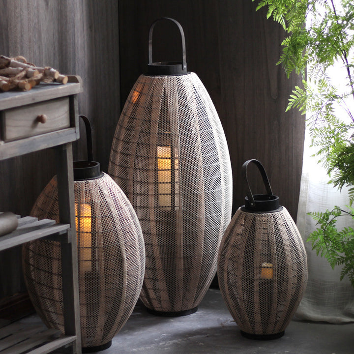 Elegant lantern with metal grid