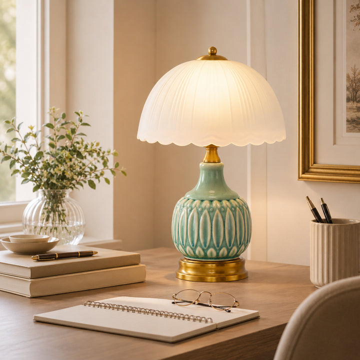 Elegant decorative table lamp