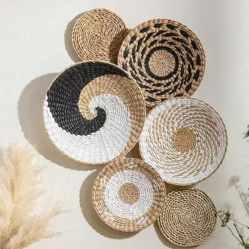 Round Tablecloth Made of Natural Materials