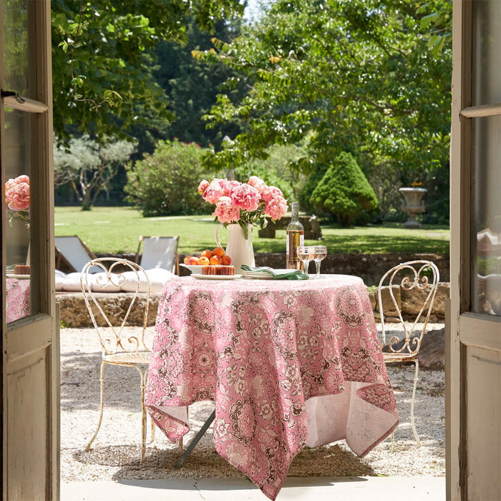 Rectangular tablecloth in floral vintage print made of cotton blend