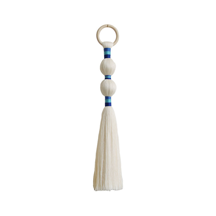 Wall decoration with elegant tassel design