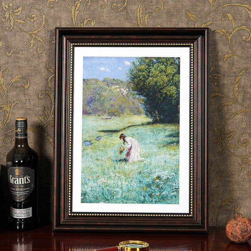 Ornate Wooden Photo Molding Frame for Home