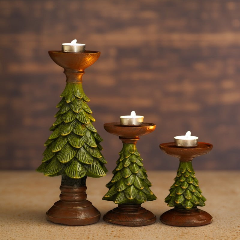Decorative candle holder with Christmas tree design
