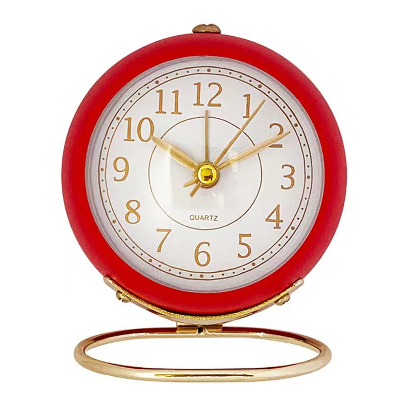 Vintage Desk Clock in Elegant Retro Design