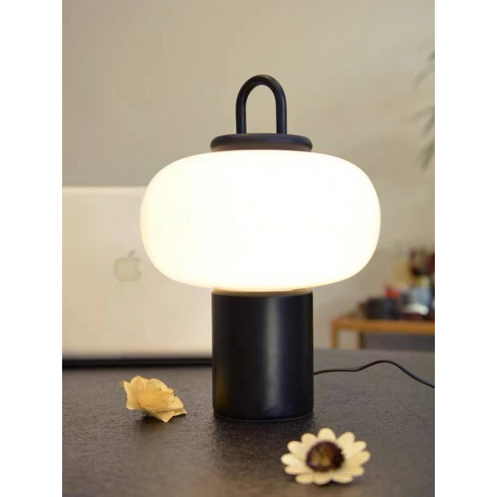 Decorative table lamp