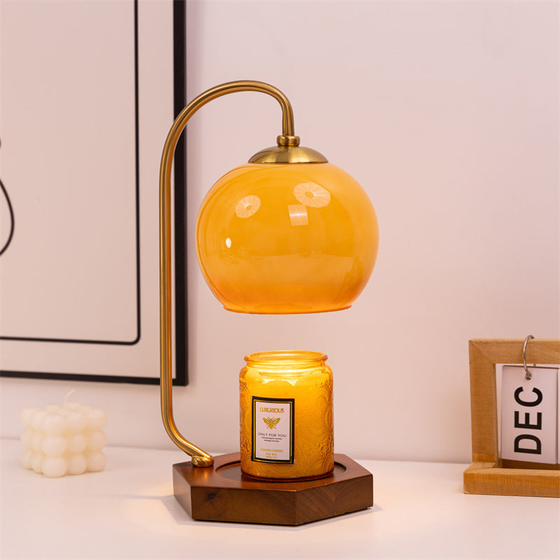 Artistic leaf-shaped desk lamp