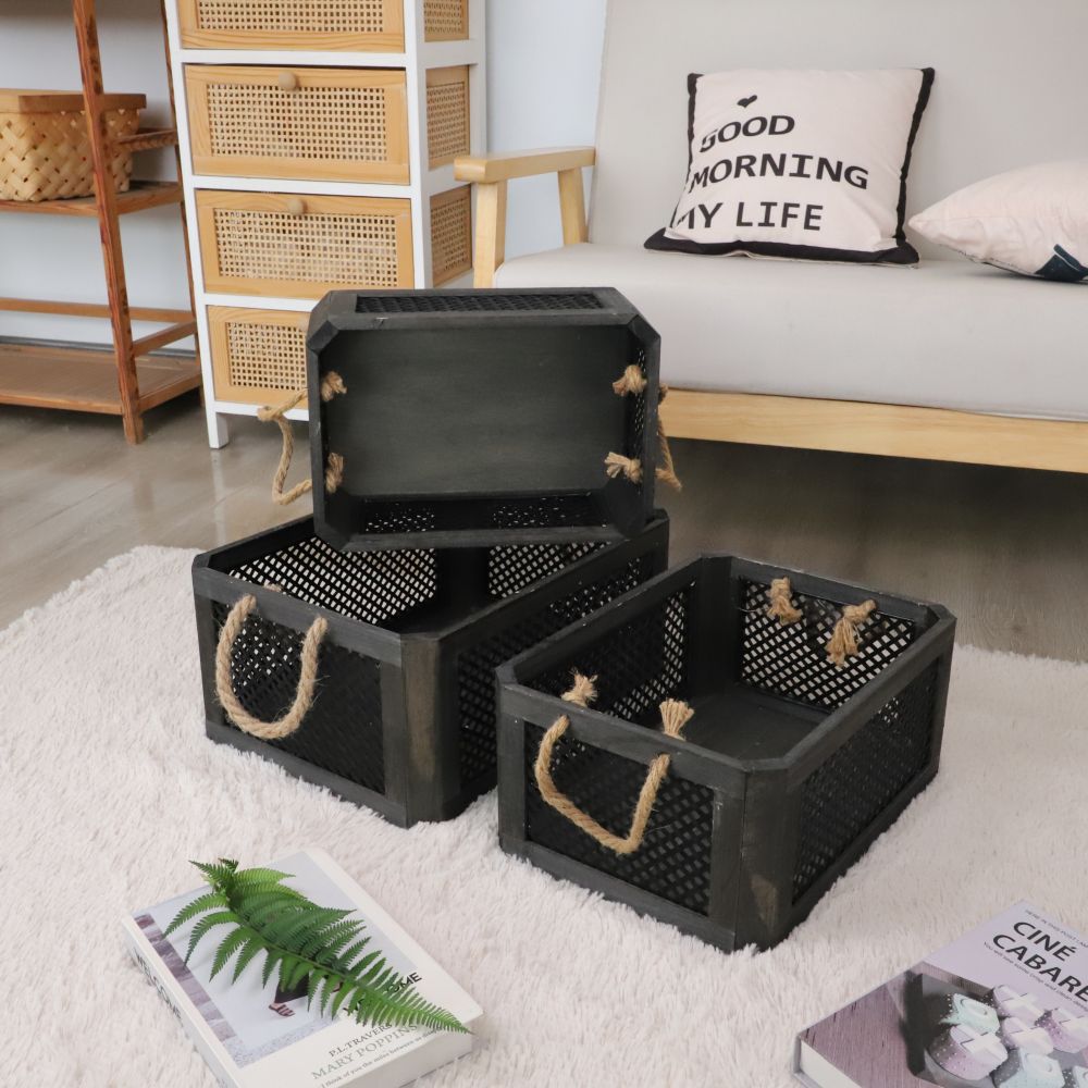 Open storage basket with natural fiber and raffia covering