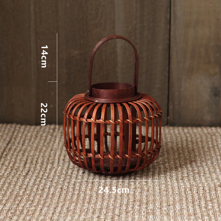 Elegant lantern made of braided material