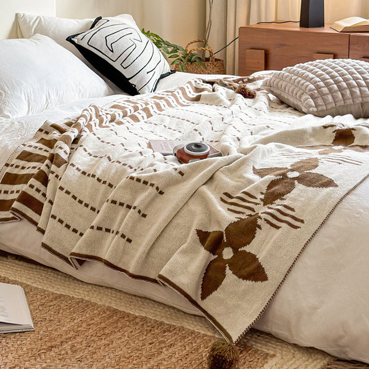 Cozy Abstract Design Throw Blanket