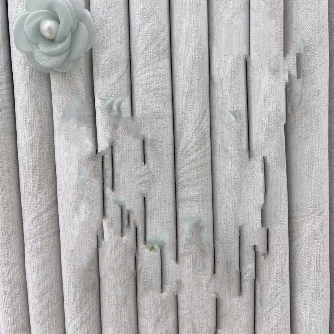 Decorative curtain clip with flower design
