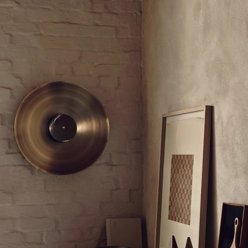 Contemporary decorative wall lamp