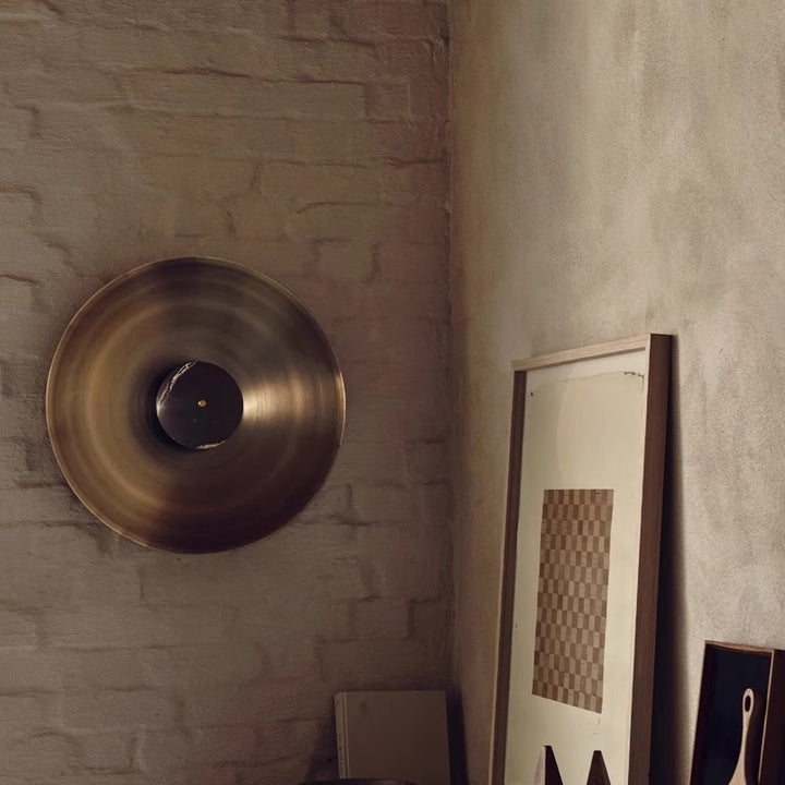 Contemporary decorative wall lamp