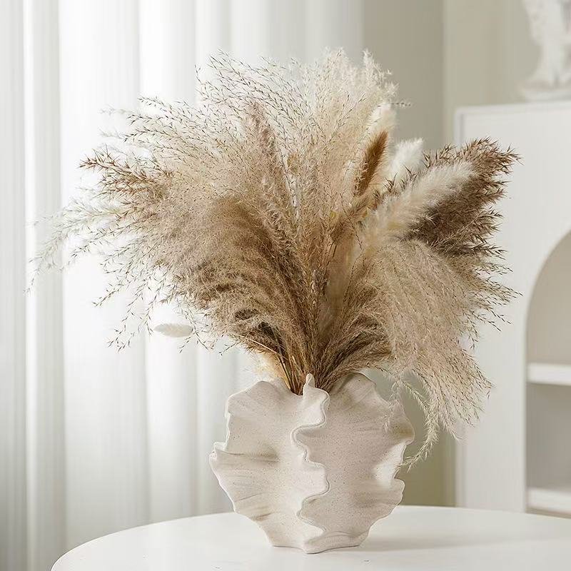 Elegant and modern decorative bowl