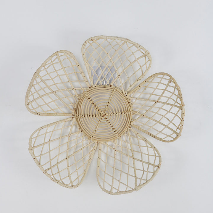 Wall decoration made of braided material