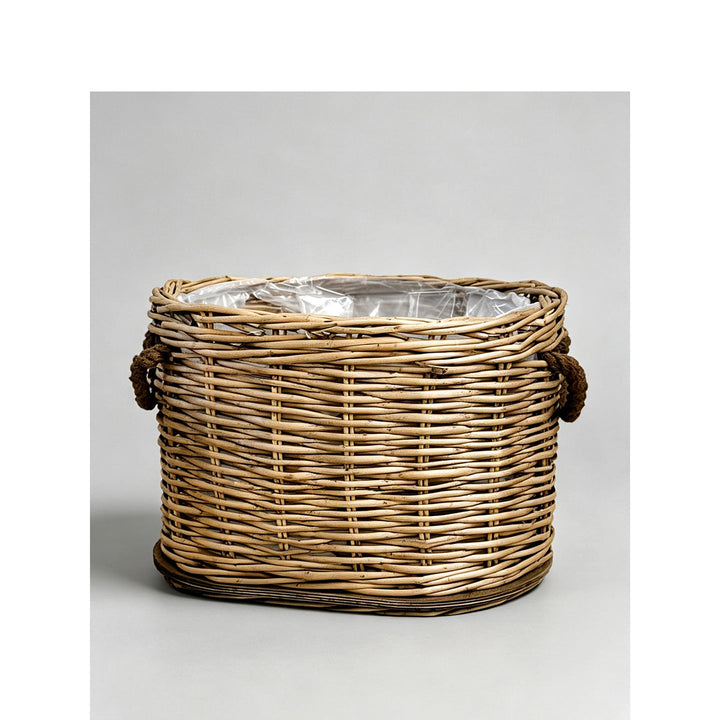 Willow woven basket with inner lining