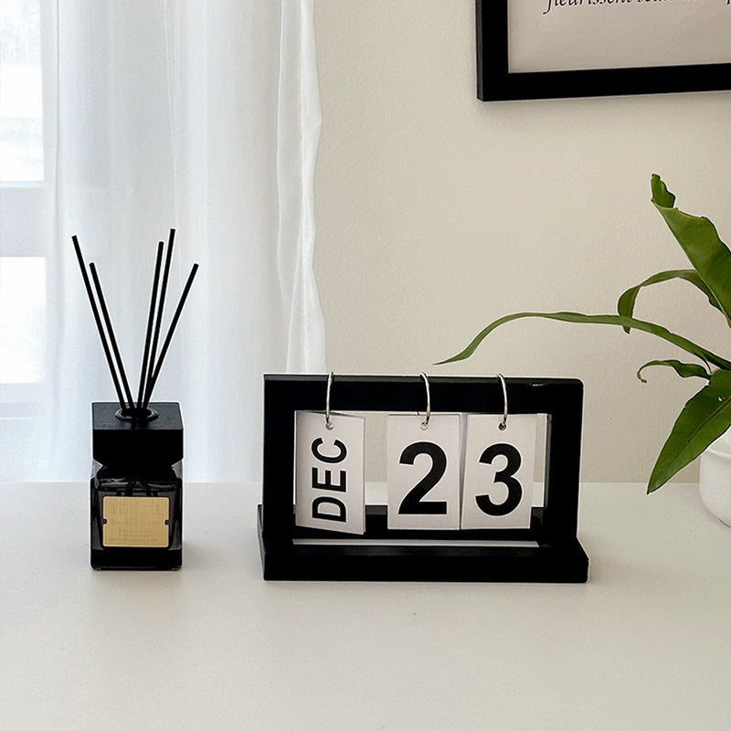 Desktop Flip Calendar Stand