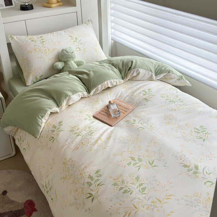 Polka Dot Comforter and Pillow Set
