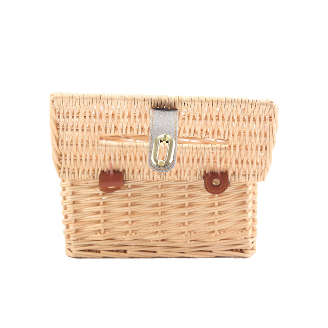Basket with practical folding mechanism and leather details