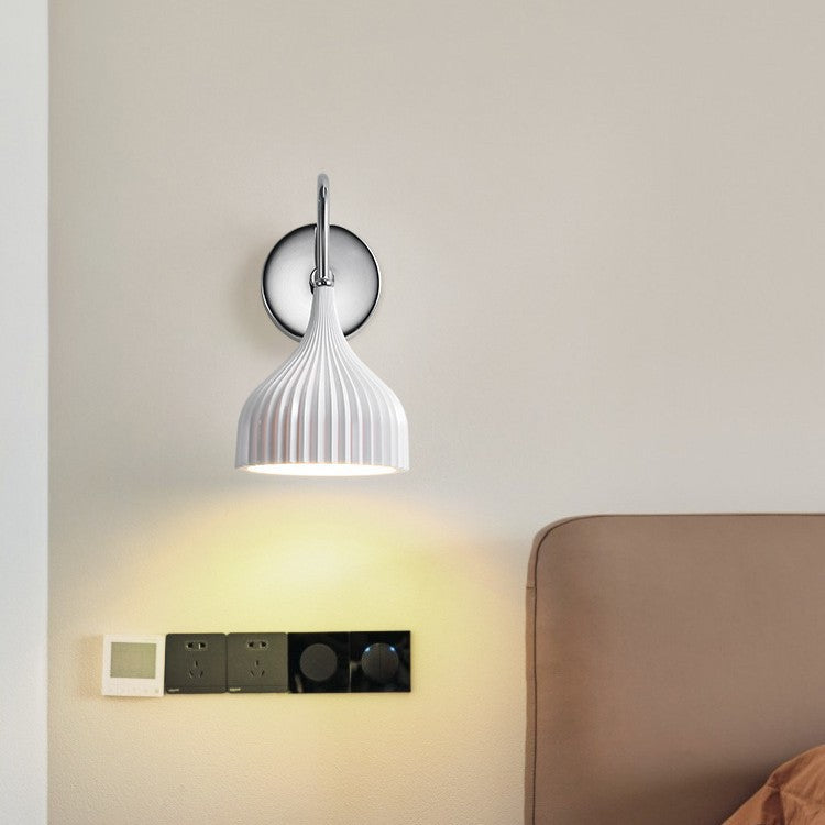 Fluted drop-shaped ceramic wall lamp with chrome backplate