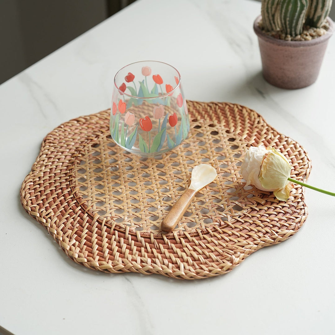 Decorative dining mat