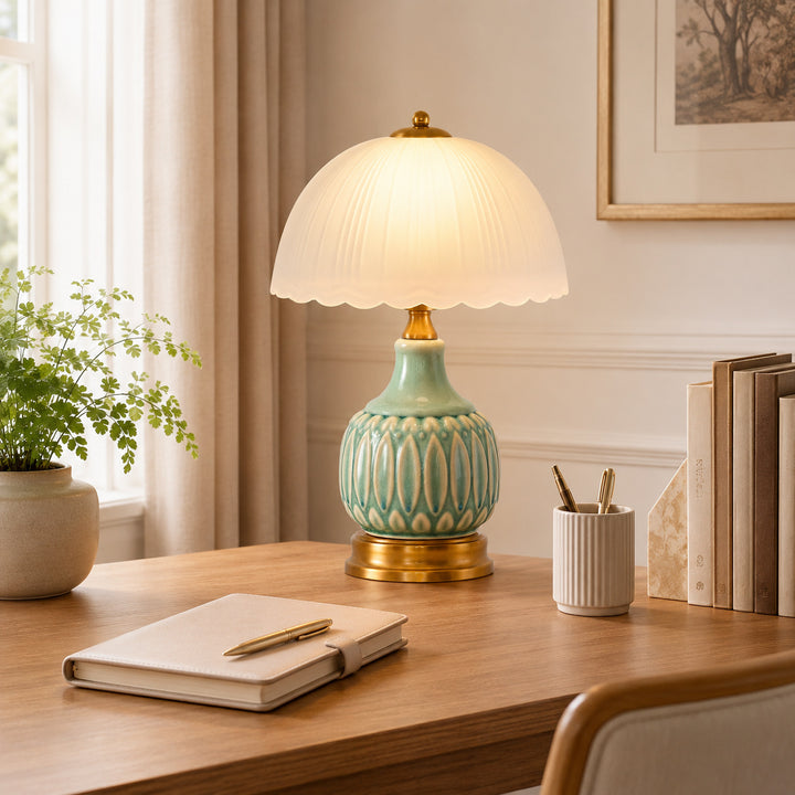Elegant decorative table lamp