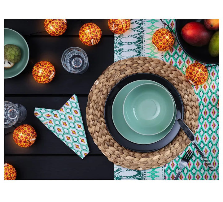 Stylish table mat made of handcrafted natural material