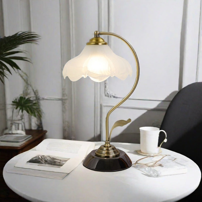 Decorative table lamp