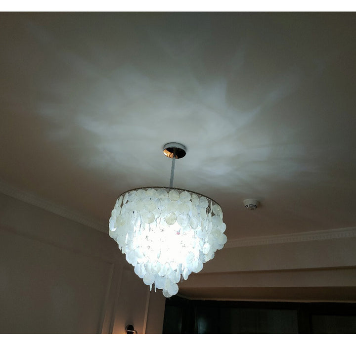 Stylish mother-of-pearl pendant light