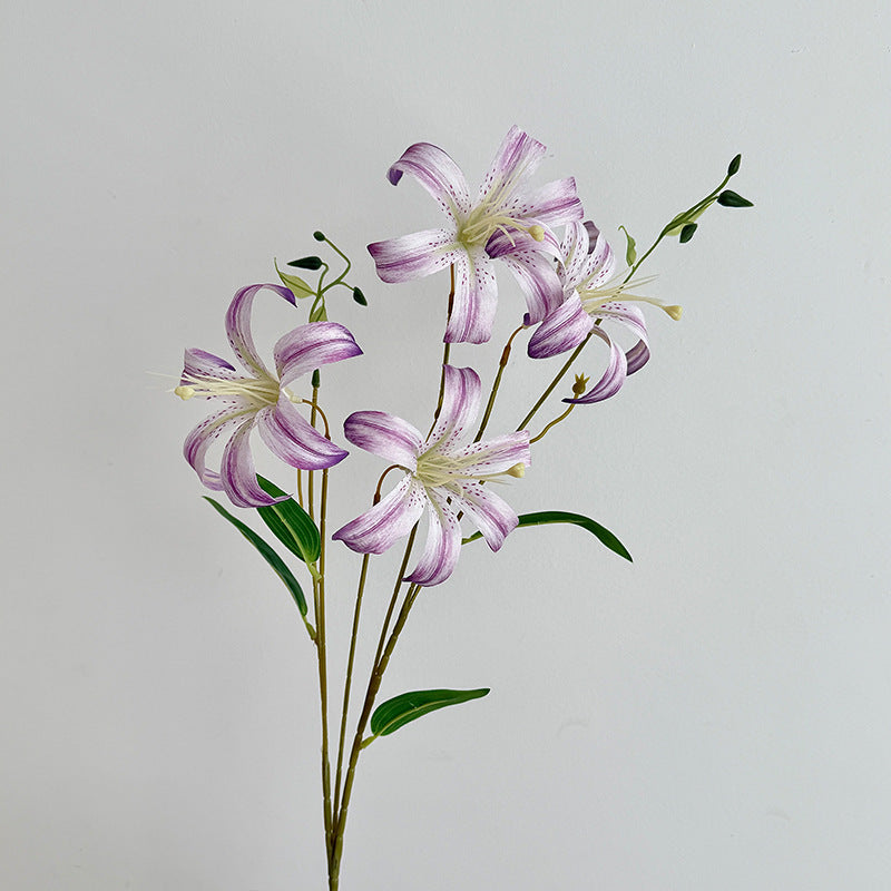 Artificial lily bouquet with detail-loving flowers