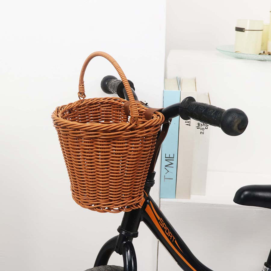 Practical hand basket with leather handles