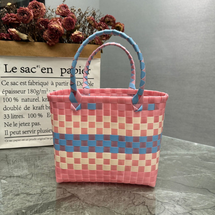 Charming and playful handbag