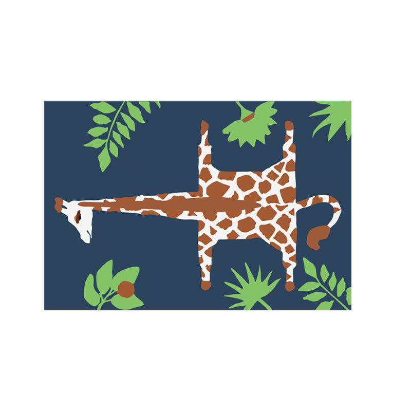Bath mat with giraffe design, absorbent microfiber pile and non-slip underside