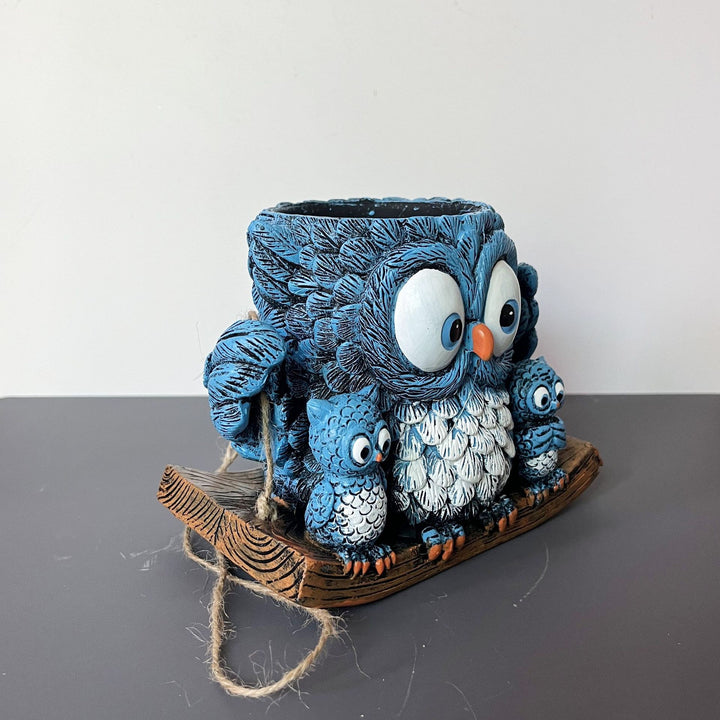 Owl-shaped decorative flower pot