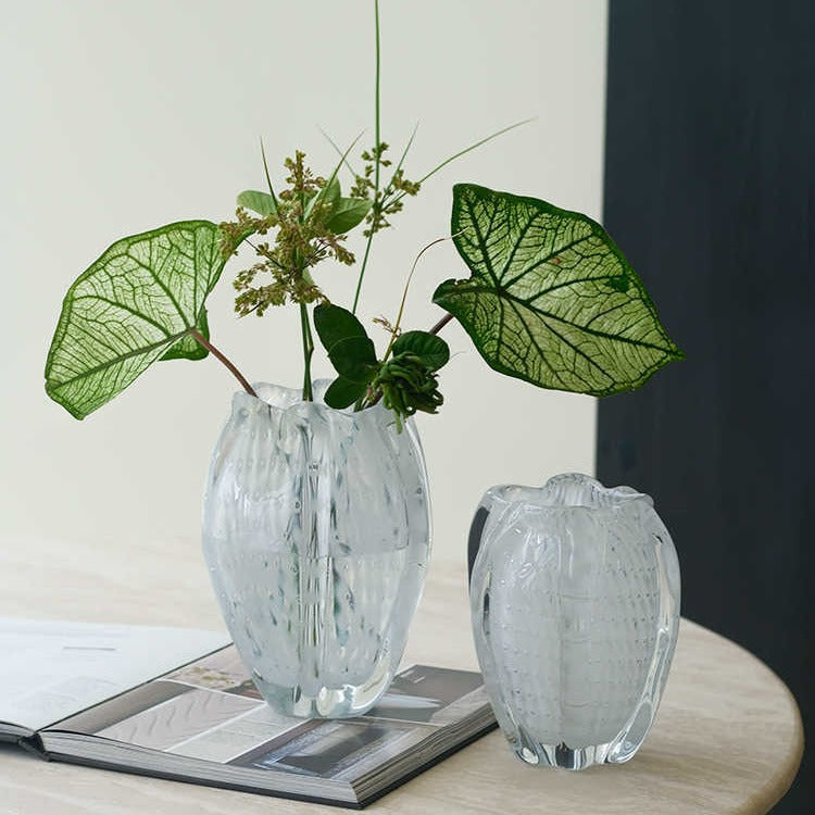 Hand-Blown Veined Tulip-Shaped Bud Glass Vase