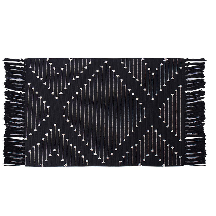 Woven cotton runner with diamond jacquard pattern and fringes