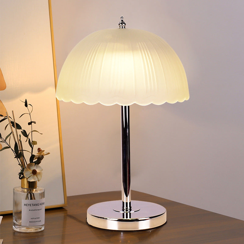 Modern decorative table lamp