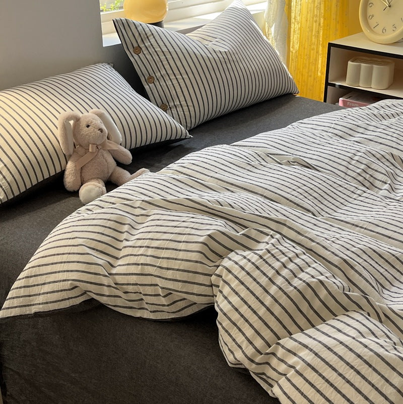Decorative Comforting Striped Bed Linen Set Avarnia