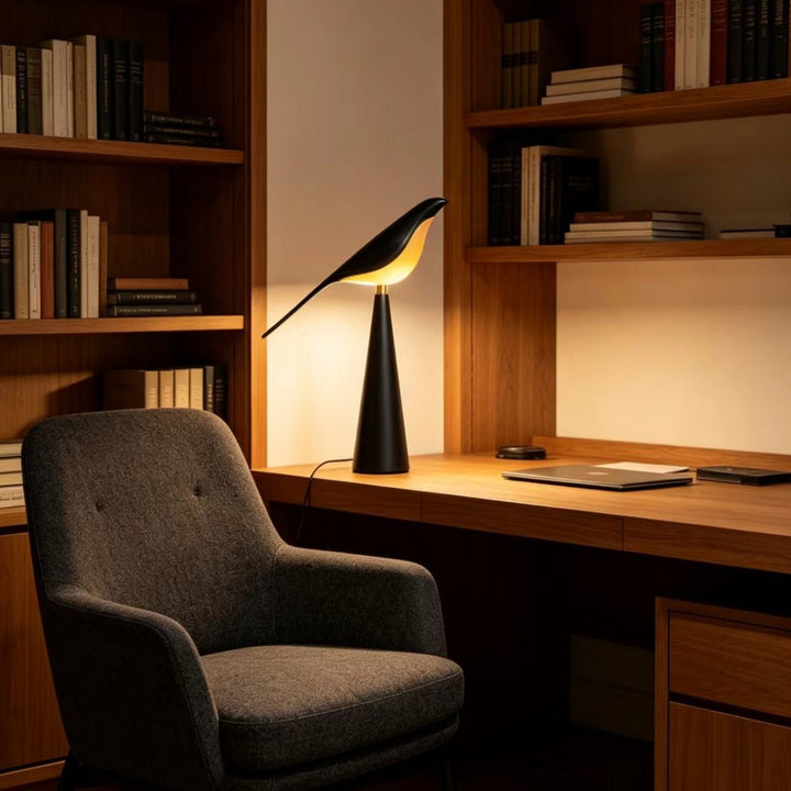 Decorative bird-inspired table lamp