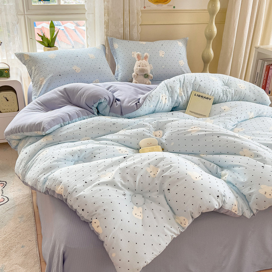 Heart Patterned Quilt Set