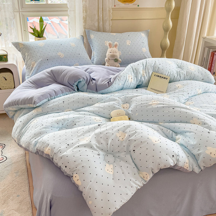 Heart Patterned Quilt Set
