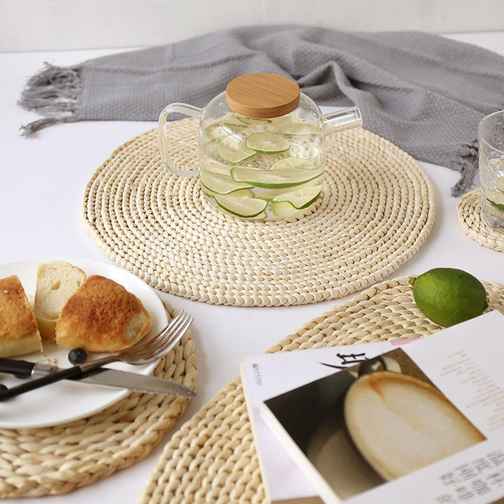 Round Coaster Made of Natural Fiber