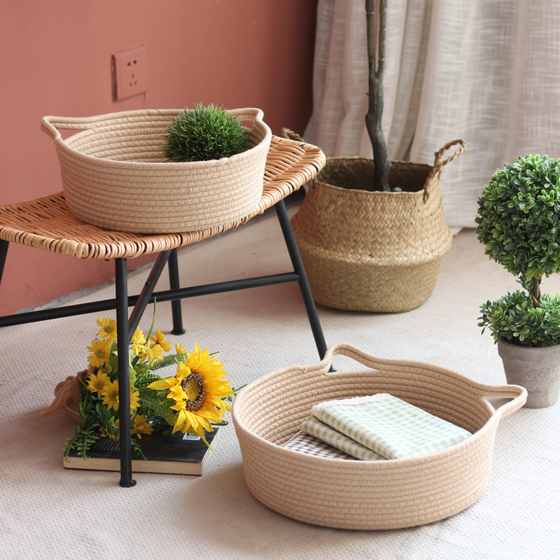 Decorated basket with practical handles