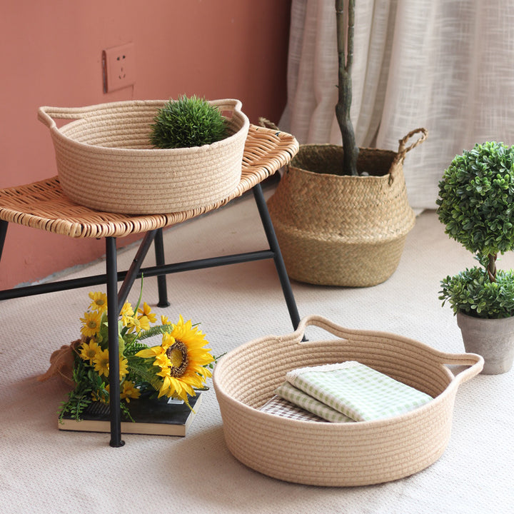 Decorated basket with practical handles