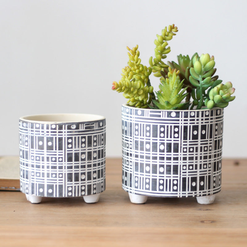 Decorative plant pot with geometric pattern