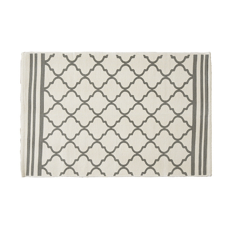 Living and entrance area mat with diamond pattern