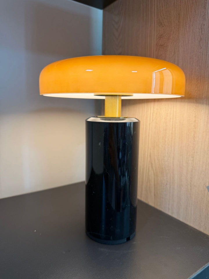 Decorative table lamp