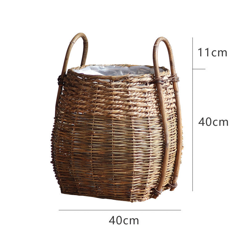 Braided storage basket with practical handles