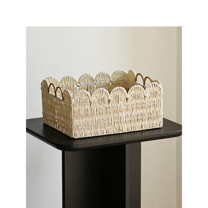Decorative basket with wave edge