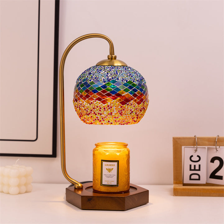 Artistic leaf-shaped desk lamp