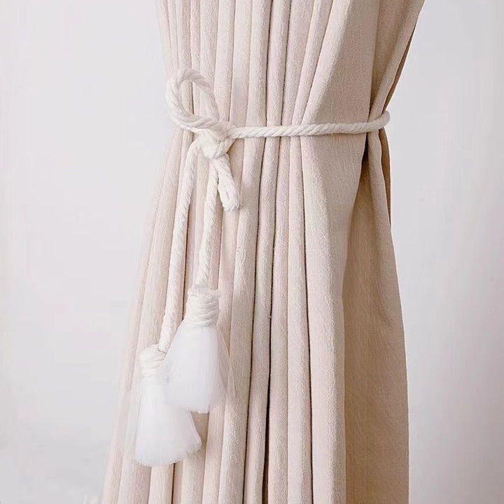 Decorative curtain tape with tassels